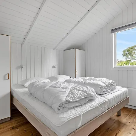 בית נופש 3 Bedroom Stunning In